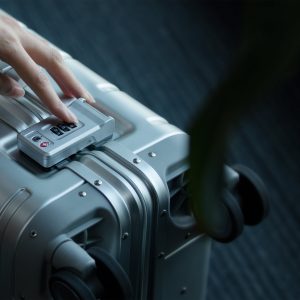 Πολυτελής Xiaomi Mi Metal Suitcase με κουπόνι