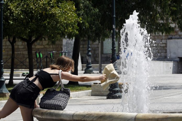 Ζεστό Καλοκαίρι 2024: Αυξημένη Θερμοκρασία Στις Ελληνικές Θάλασσες