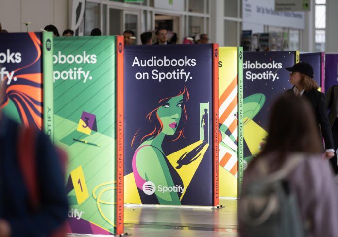 Το Spotify επεκτείνει τη βιβλιοθήκη του με ήχο από τον Bloomsbury