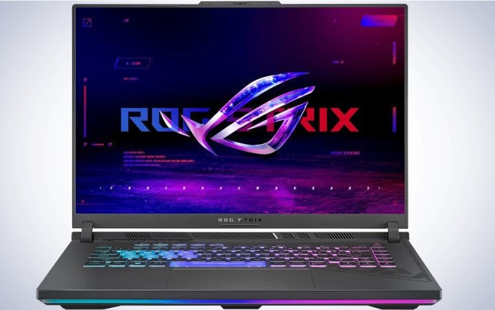   ASUS ROG Strix G16 σε απλό λευκό φόντο.