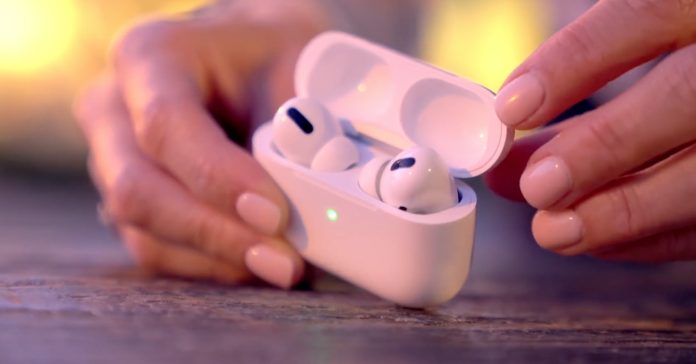 Η εισαγωγή των AirPods από την Apple