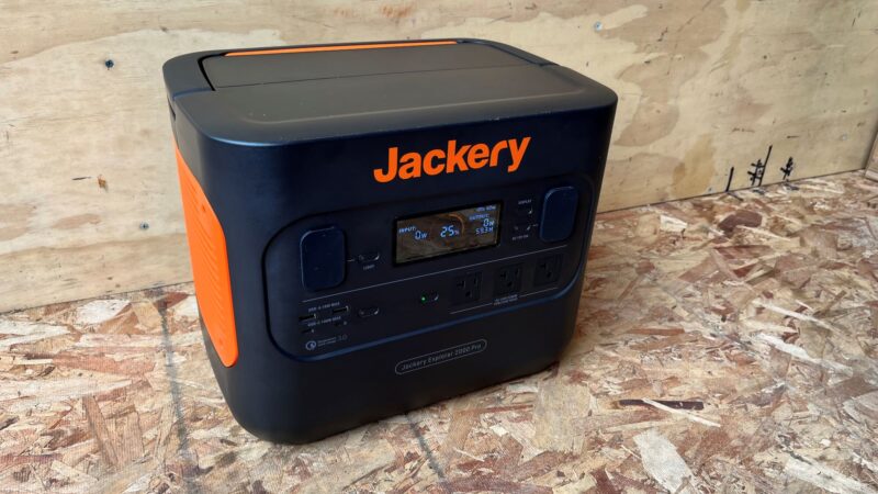  Jackery Solar Generator 2000 Pro Review