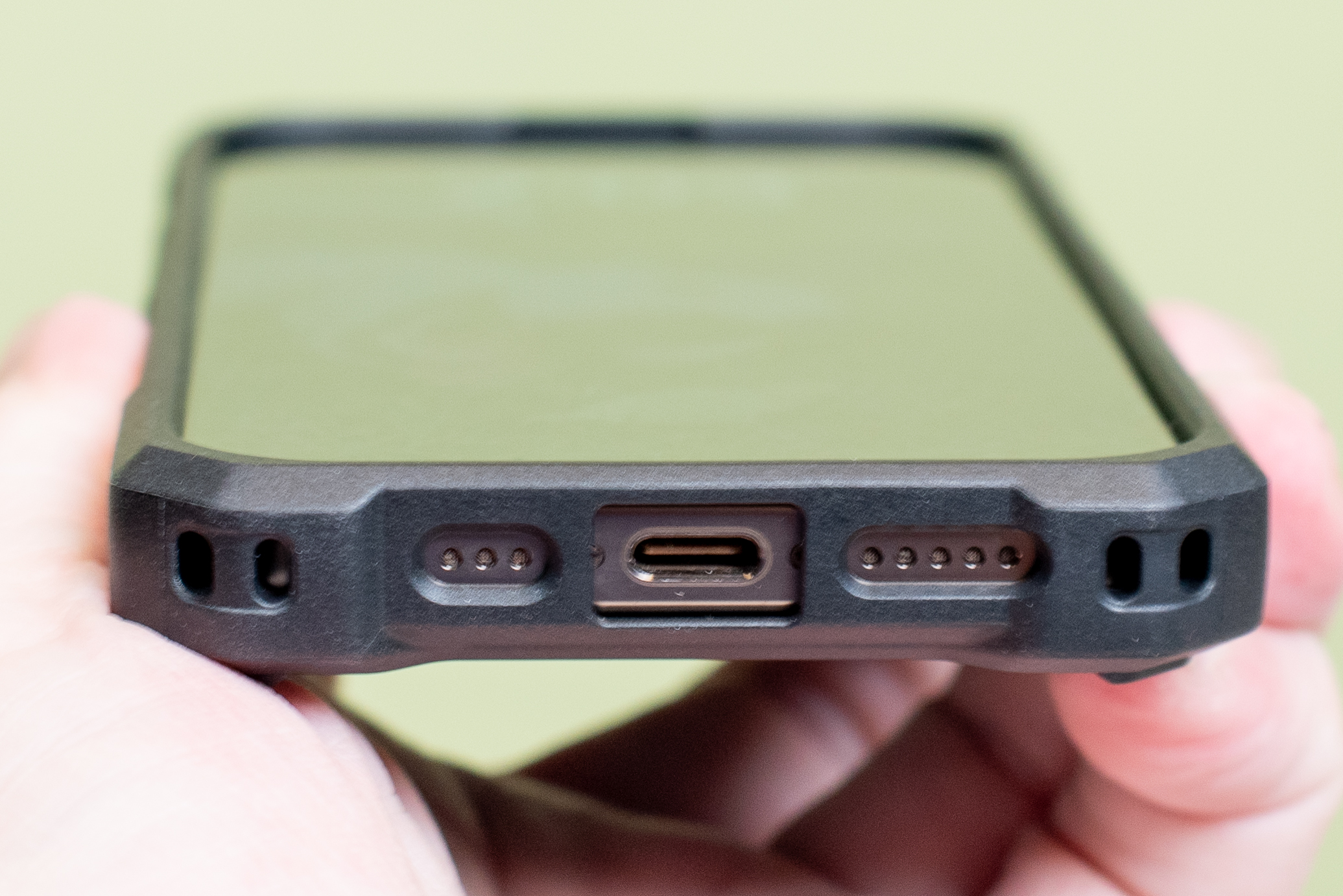 Urban Armor Gear Monarch Pro Kevlar from bottom showing USB-C port