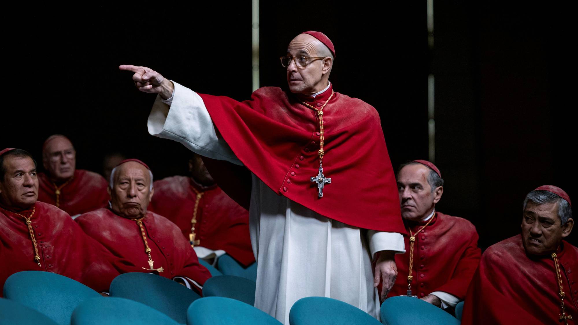 Ο Stanley Tucci ως Aldo Cardinal Bellini 