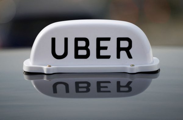 Οδηγοί επιλέγουν Uber και Lyft: Ανεξαρτητοποίηση και