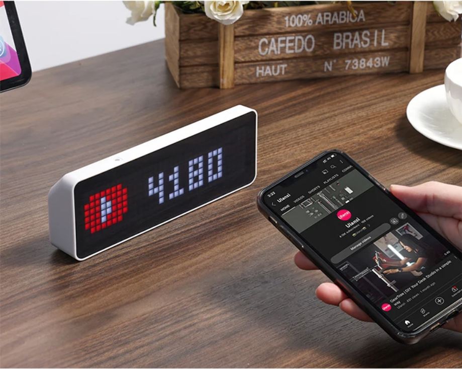 000096-Ulanzi tc001 smart pixel clock youtube followers simultaneous pixelated message