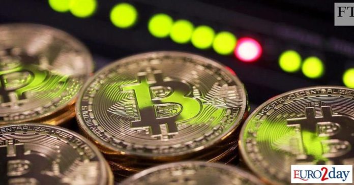 Bitcoin στον οβάλ γραφείο του Τραμπ - TechFreak.GR