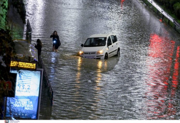 Πολιτική κόντρα για τα λύματα στη Λεωφόρο Ποσειδώνος - TechFreak.GR