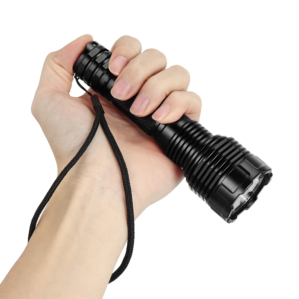 SEEKNITE C8H LML3AW LED 2000lm Flashlight size