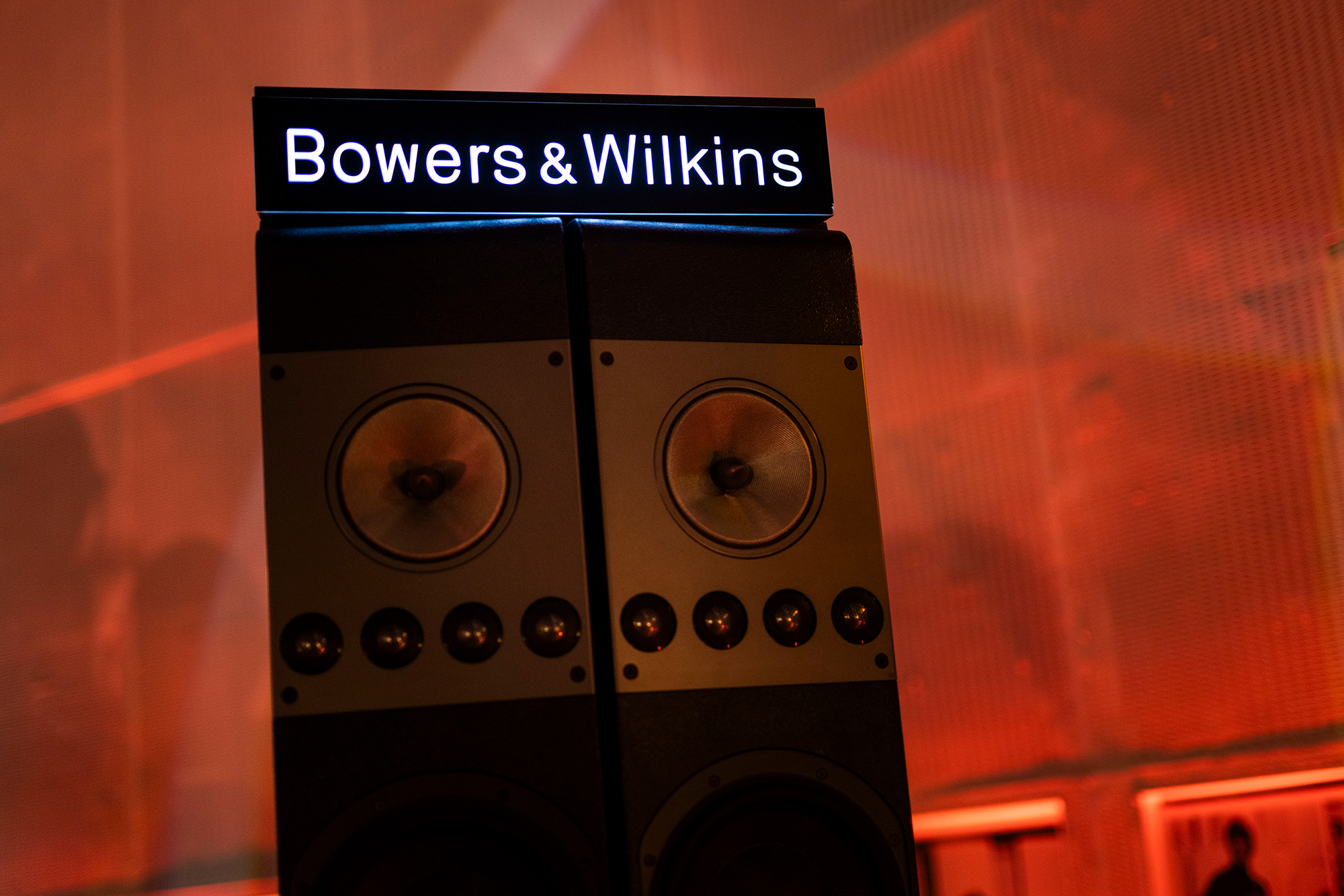 Η Volvo, η Bowers & Wilkins και η Abbey Road ενισχύουν την ακουστική στο αυτοκίνητο - TechFreak.GR