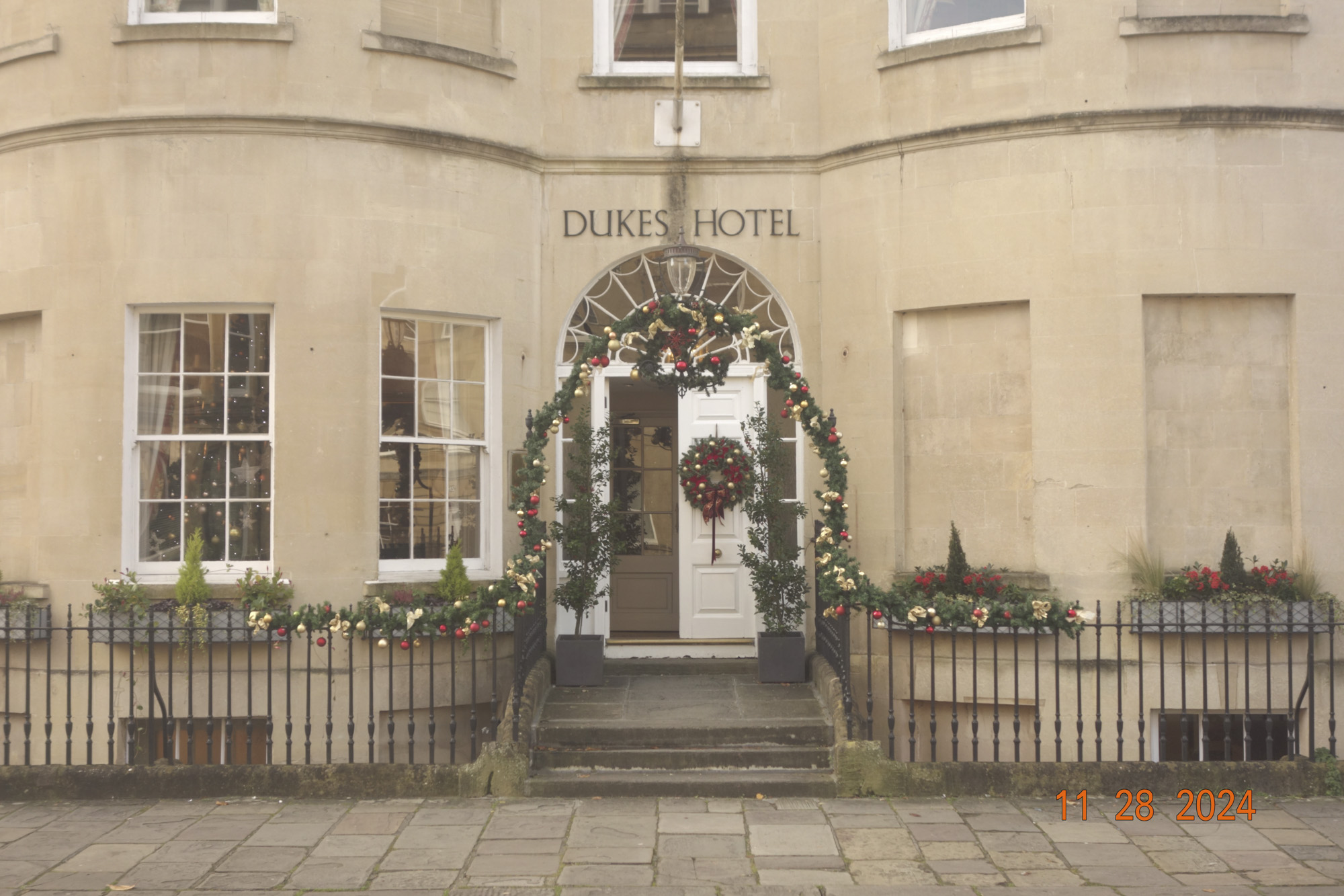 Είσοδος ξενοδοχείου στην πόλη Bath, UK, με εφέ ρετρό φωτογραφίας