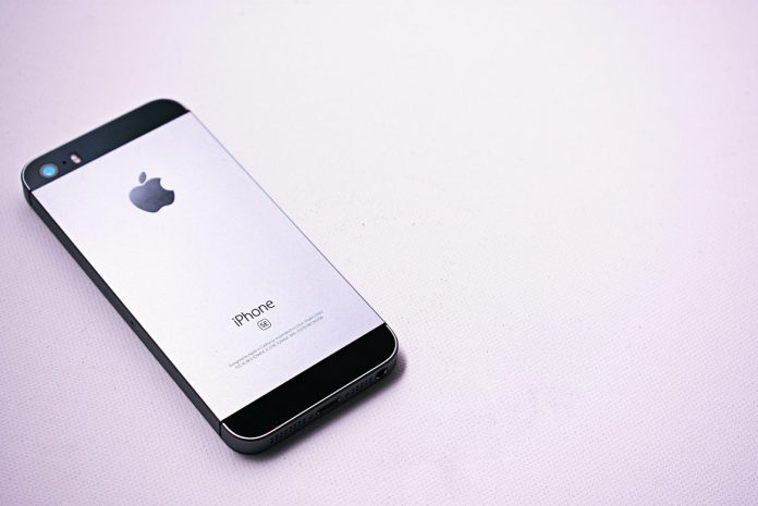 Το μυστήριο του «i» στο iPhone αποκαλύπτεται στο FOXreport.gr - TechFreak.GR