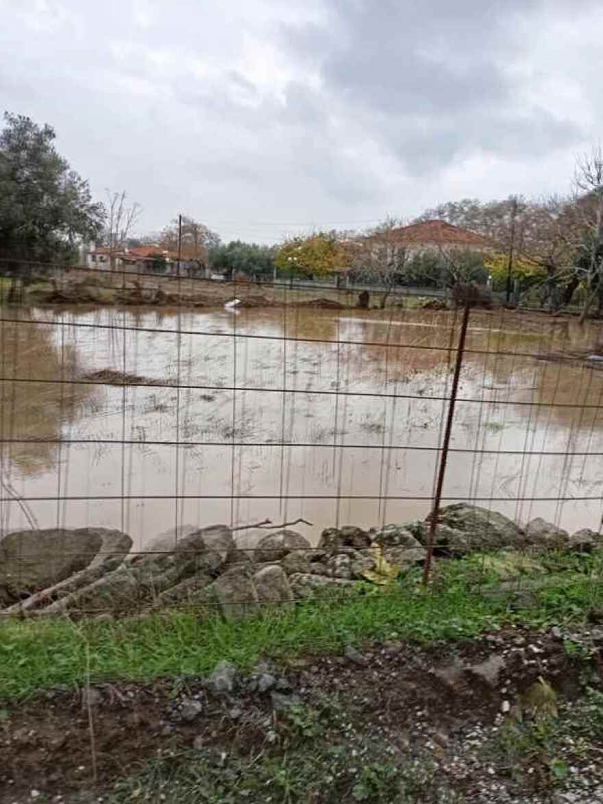 Καιρός-Κακοκαιρία Bora: Τις πληγές τους μετρούν Λήμνος και Ρόδος, πότε εξασθενούν τα φαινόμενα