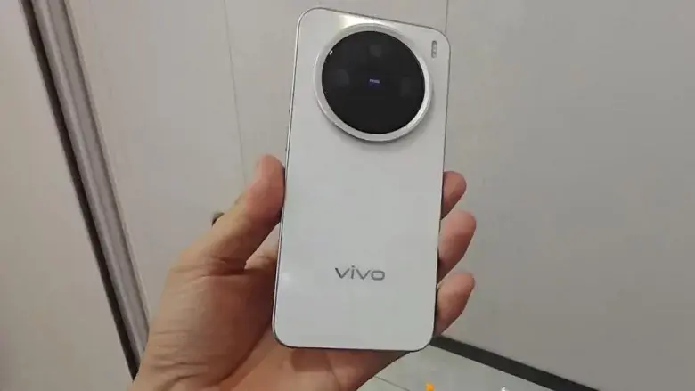 Vivo προετοιμάζει mid-ranger με μικρότερη οθόνη - TechFreak.GR