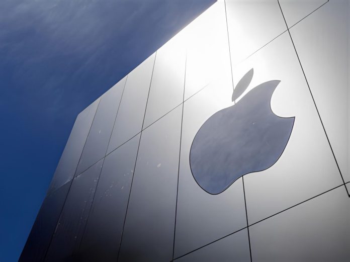 Απολύσεις και απάτες στην Apple: 50 υπάλληλοι απολύονται, 6 κατηγορούνται για απάτη 152.000 $ - TechFreak.GR