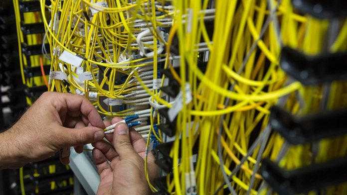 Πώληση μειοψηφικού πακέτου Fiber2All - InfoCom - TechFreak.GR